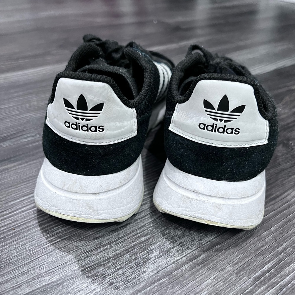 Adidas - Picture 2 of 3